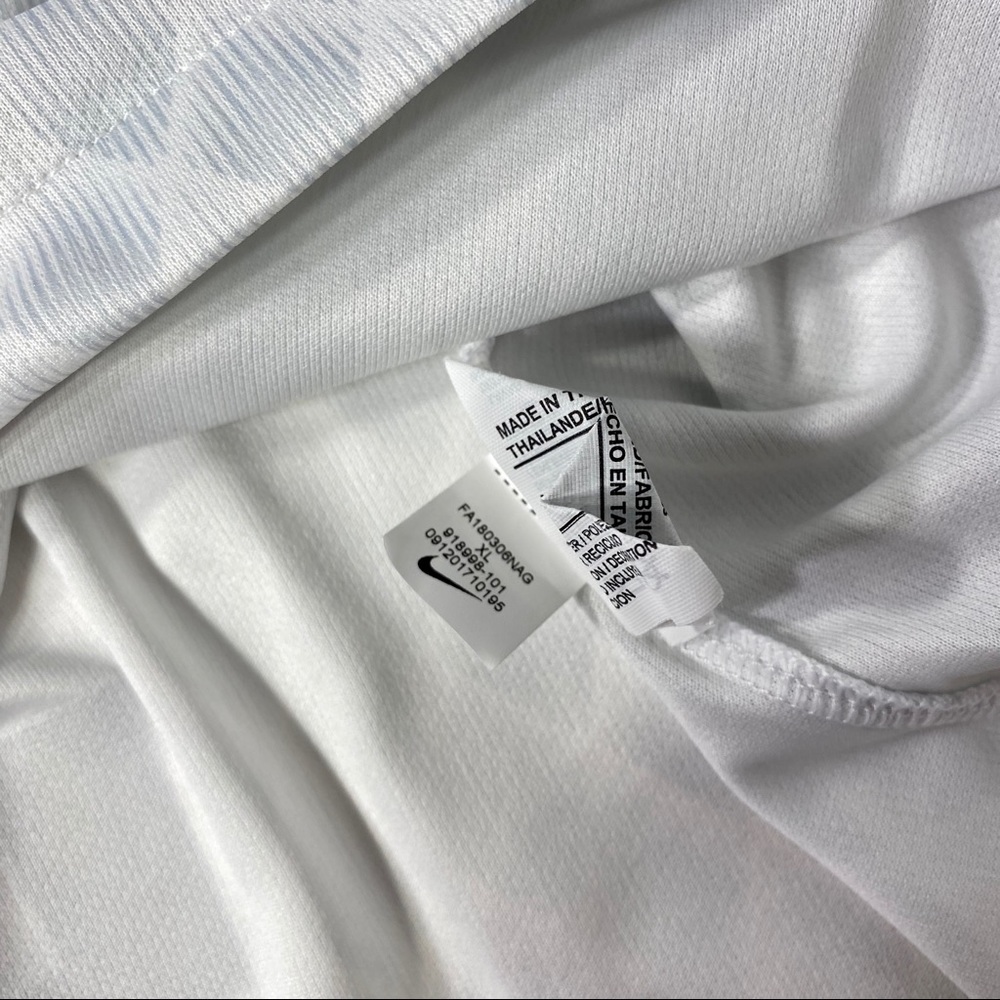 ⛅️ Nike Inter Milan 18/19 Away Jersey (XL) - Picture 6 of 8
